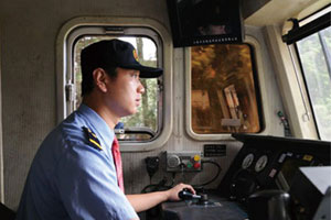 内燃机车运用与检修