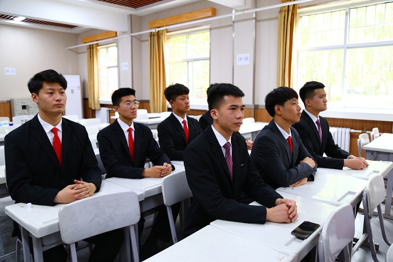 石家庄东华铁路学校专业介绍-航空乘务