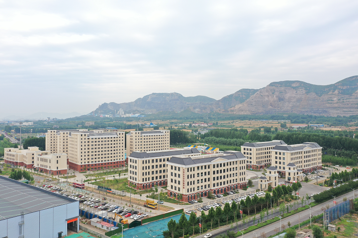 石家庄东华铁路学校是公办还是民办？